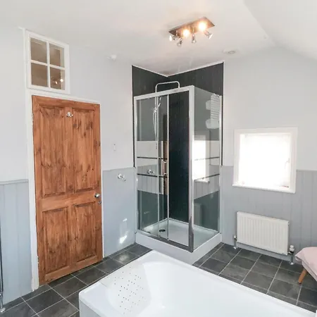 Hartwood Scarborough